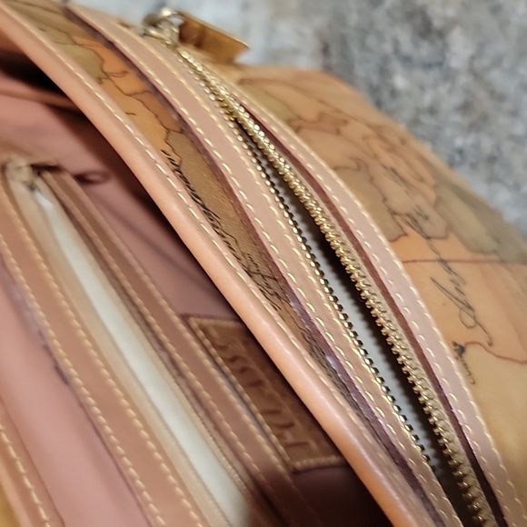 🌵Alviero Martini  EUC Classe Geo Print Crossbody/Shoulder Map Bag - Picture 13 of 14